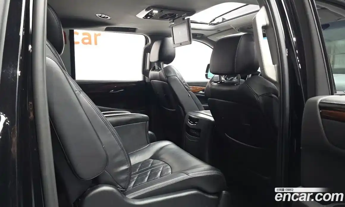 Cadillac Escalade 2017 6.2 гидро в Москве № 306820, фото 12