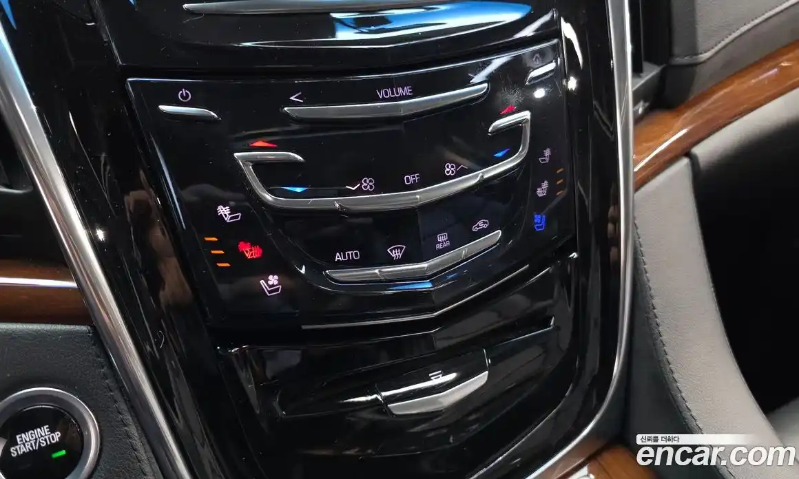 Cadillac Escalade 2017 6.2 гидро в Москве № 306820, фото 16