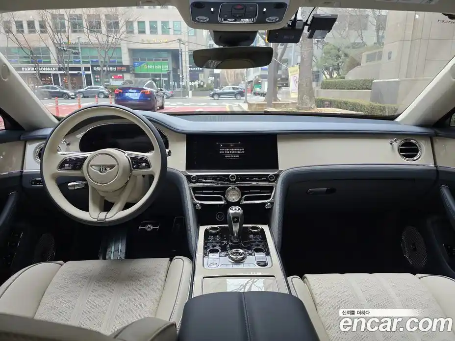 Bentley Flying Spur 2025 4.0 гидро, фото 11