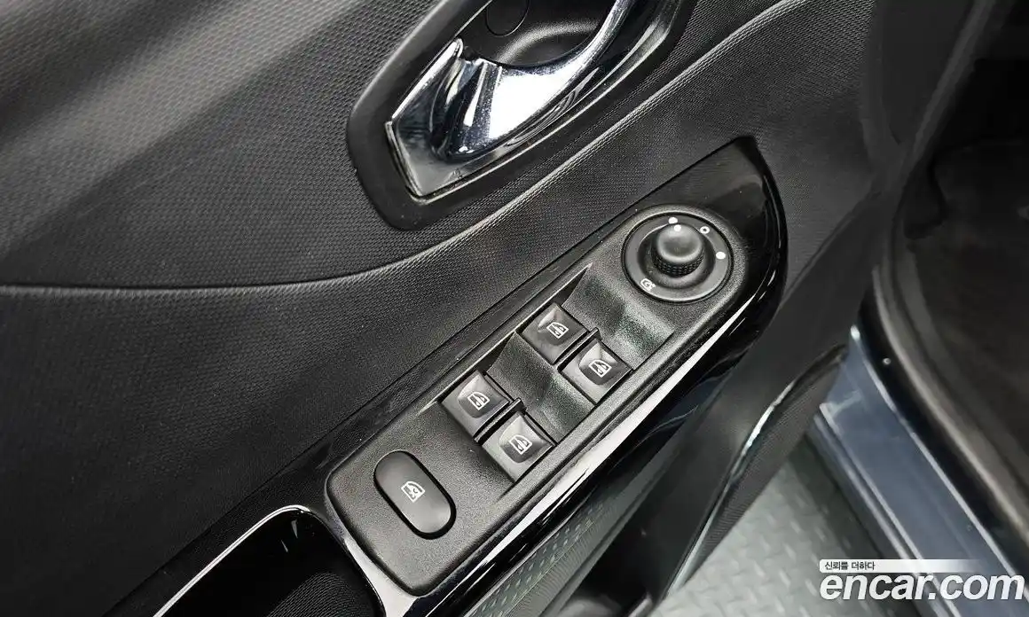 Renault QM3 2015 1.5 гидро в Москве № 938209, фото 12