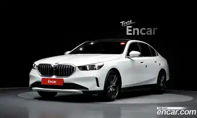 BMW 5-Series, 2023