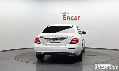 Mercedes-Benz E-Class 2019 1.9 гидро, миниатюра 3