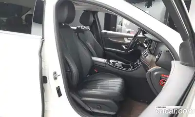 Mercedes-Benz E-Class 2019 1.9 гидро, миниатюра 9