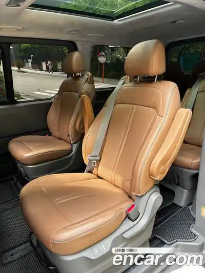 Hyundai Staria 2025 1.6 гидро в Москве № 2049775, миниатюра 4