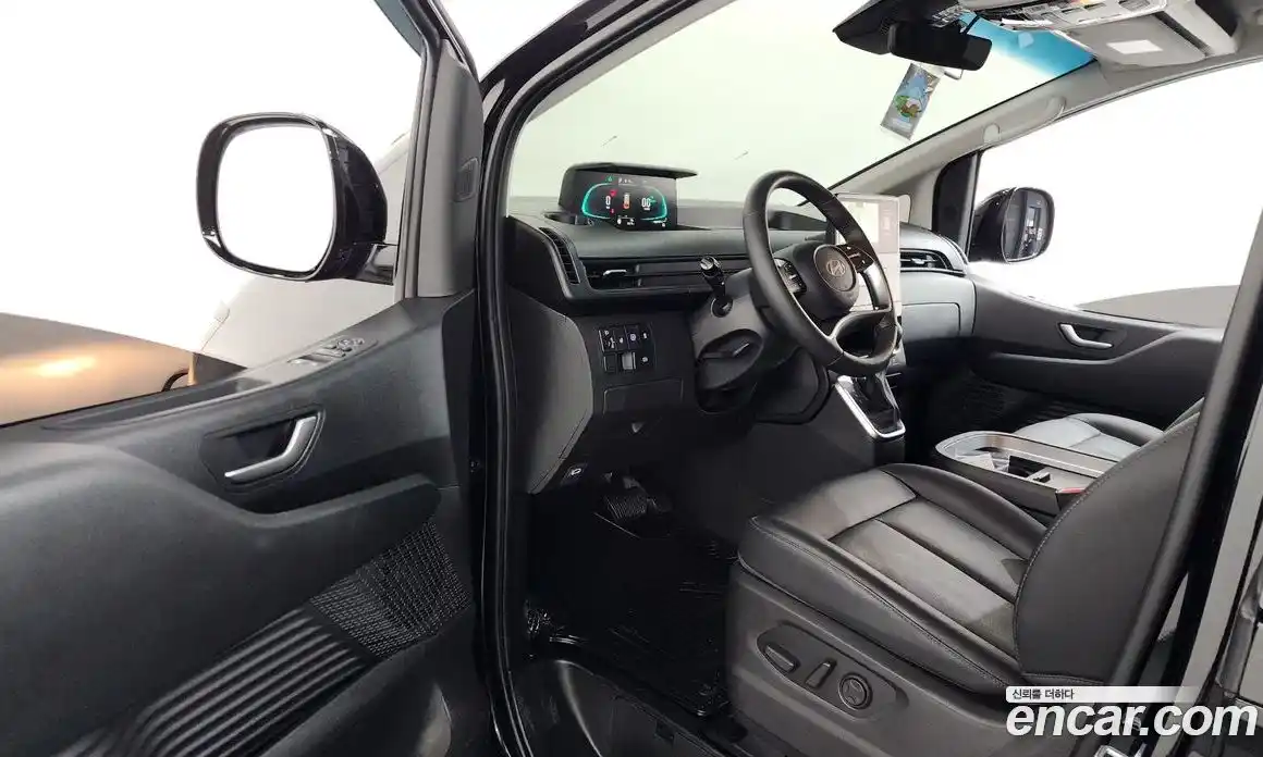 Hyundai Staria 2025 1.6 гидро в Москве № 2049870, фото 12