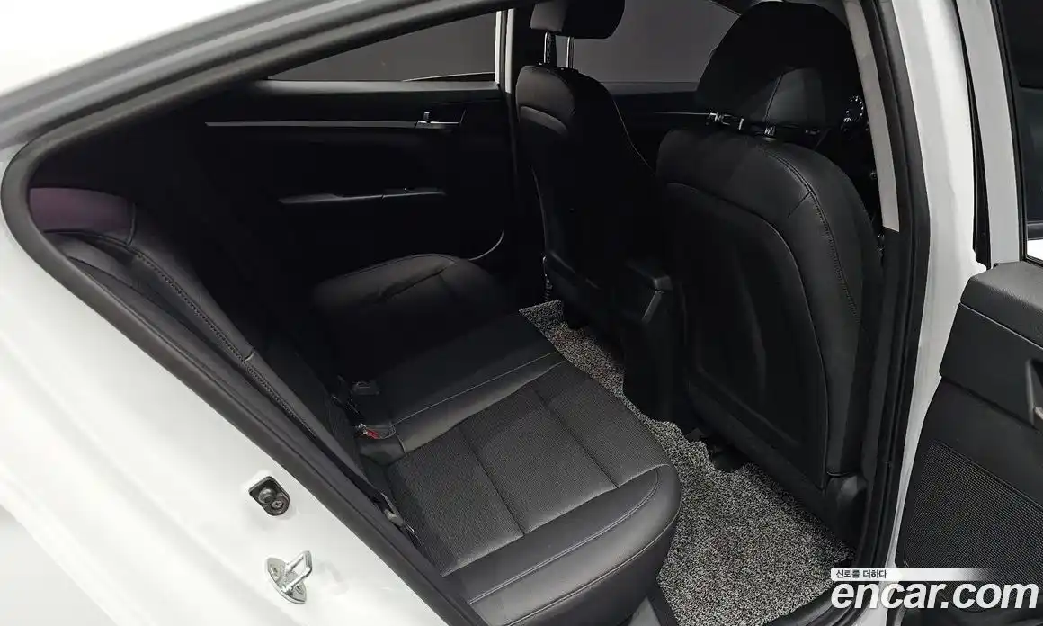 Hyundai Avante 2019 1.6 гидро в Москве № 2050203, фото 12