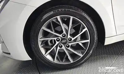 Hyundai Avante 2019 1.6 гидро в Москве № 2050203, миниатюра 5