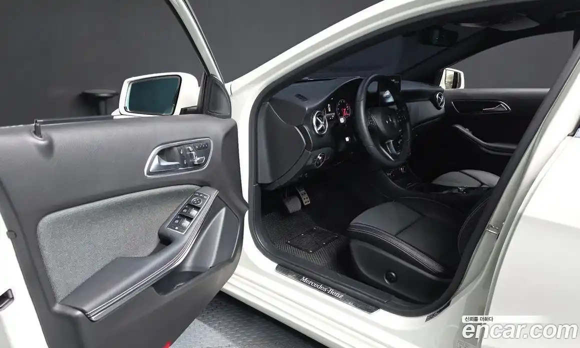 Mercedes-Benz A-Class 2018 1.6 гидро в Москве № 2051332, фото 13