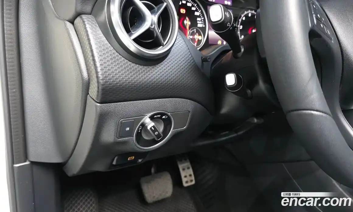 Mercedes-Benz A-Class 2018 1.6 гидро в Москве № 2051332, фото 20