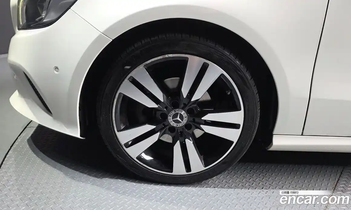 Mercedes-Benz A-Class 2018 1.6 гидро в Москве № 2051332, фото 5