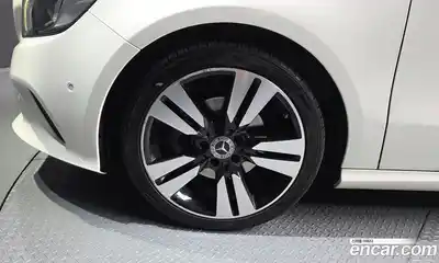 Mercedes-Benz A-Class 2018 1.6 гидро в Москве № 2051332, миниатюра 5