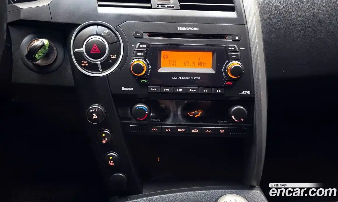 SsangYong Korando 2013 2.0 механика в Москве № 2052292, фото 15