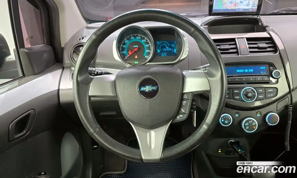 Chevrolet Spark 2014 1.0 гидро в Москве № 2053037, фото 19