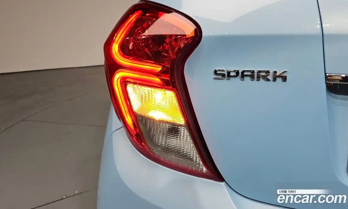 Chevrolet Spark 2016 1.0 гидро в Москве, фото 9