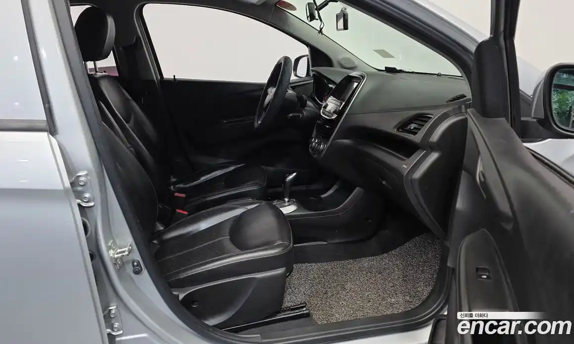 Chevrolet Spark 2016 1.0 гидро в Москве, фото 17