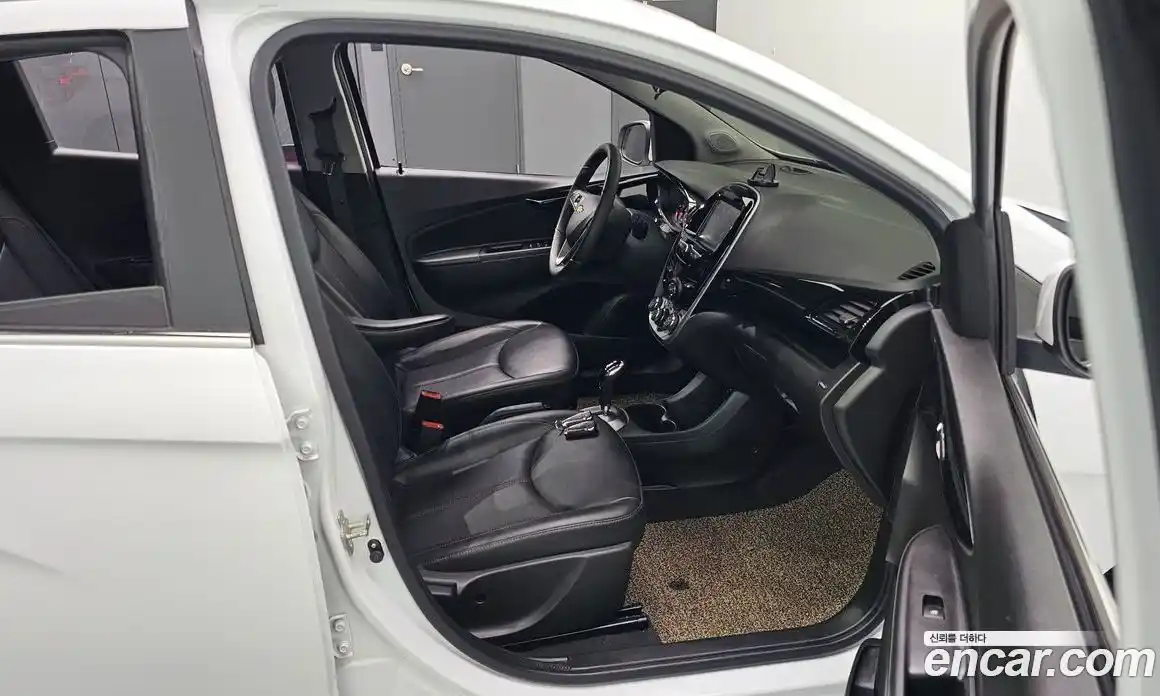 Chevrolet Spark 2016 1.0 гидро в Москве, фото 16