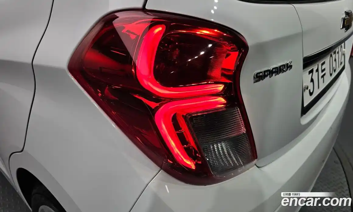 Chevrolet Spark 2016 1.0 гидро в Москве, фото 9