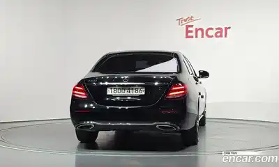 Mercedes-Benz E-Class 2019 2.0 гидро в Москве № 2054248, миниатюра 4