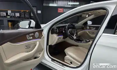 Mercedes-Benz E-Class 2019 2.0 гидро в Москве № 2054283, миниатюра 12