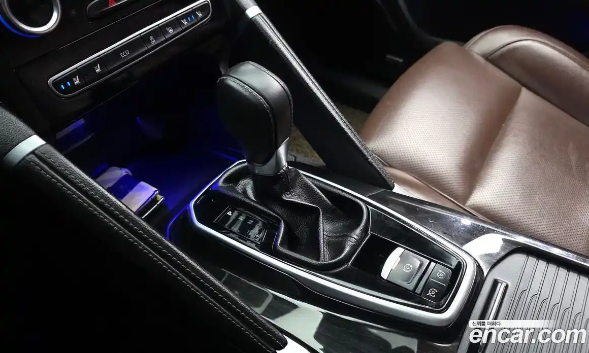 Renault QM6 2017 2.0 гидро в Москве № 2055400, фото 9