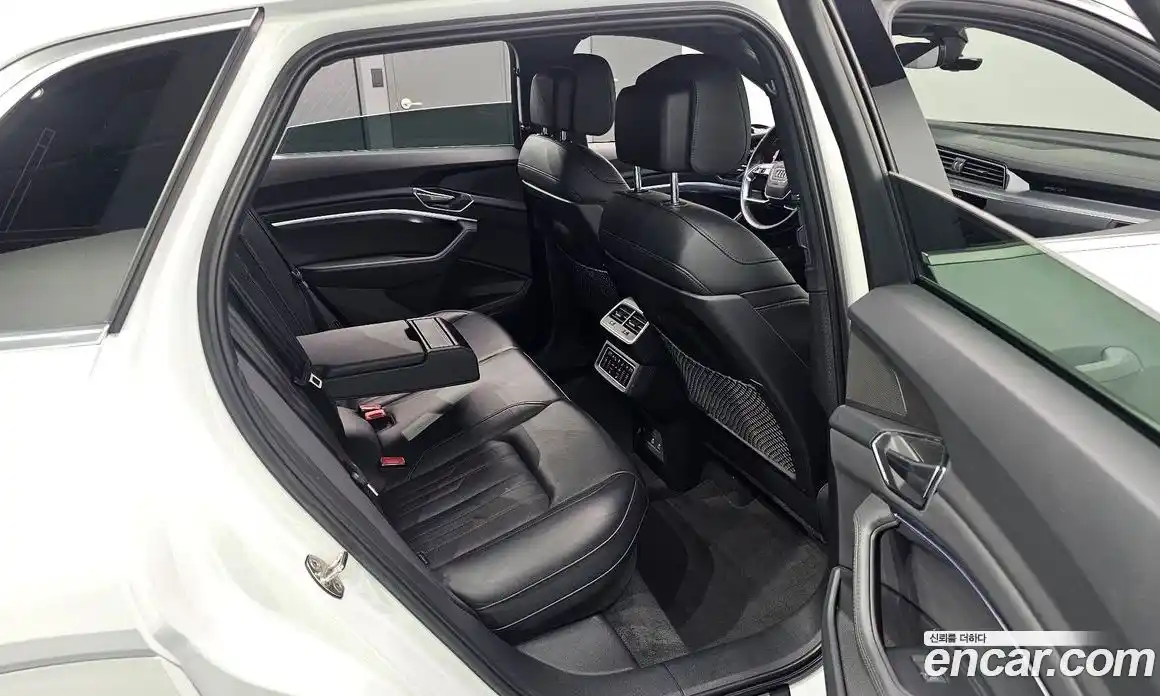 Audi e-tron 2021 0.2 гидро в Москве № 2057468, фото 11