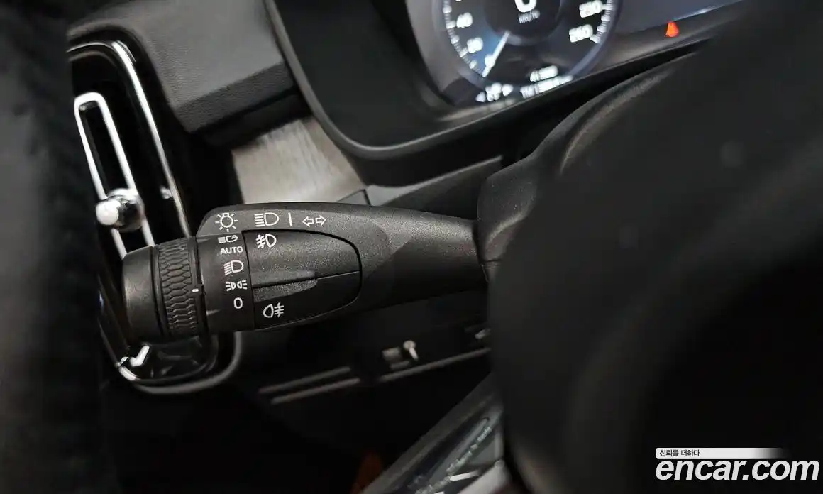 Volvo XC40 2021 2.0 гидро в Москве № 2057910, фото 27