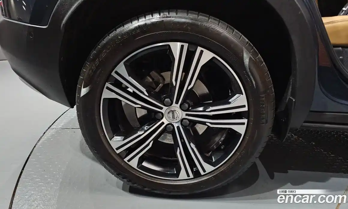 Volvo XC40 2021 2.0 гидро в Москве № 2057910, фото 4