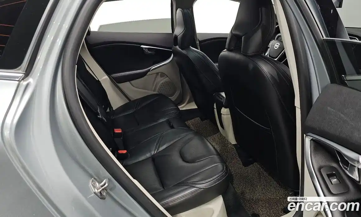 Volvo V40 2016 2.0 гидро в Москве № 2058003, фото 12