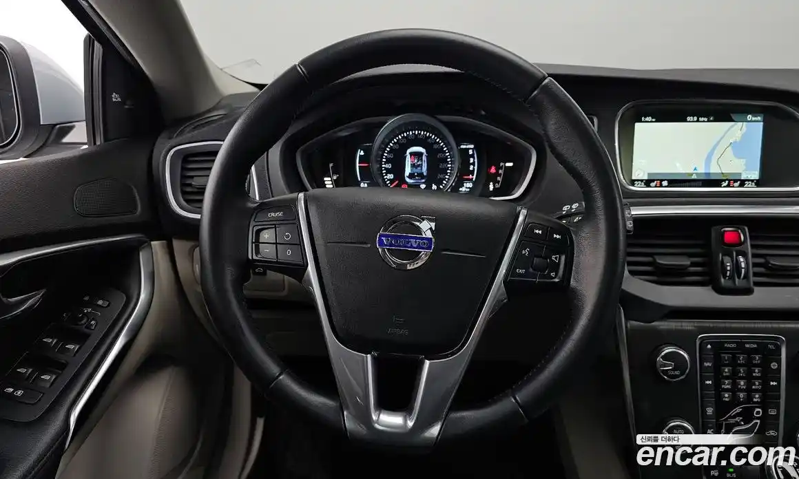 Volvo V40 2016 2.0 гидро в Москве № 2058003, фото 13