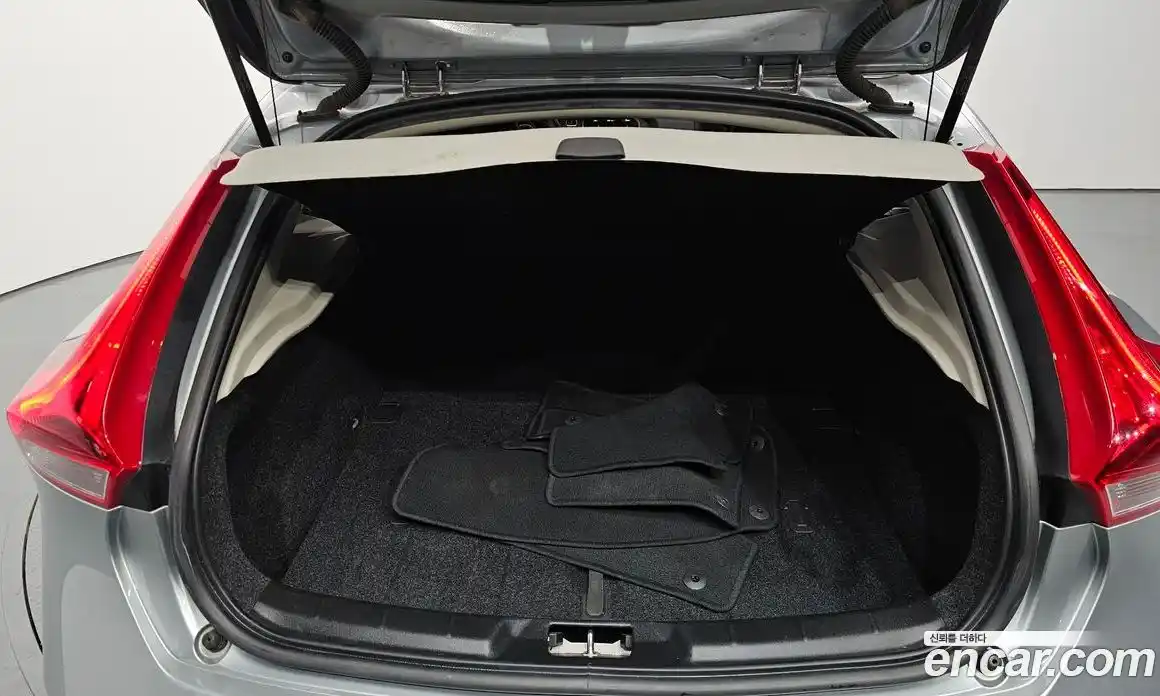 Volvo V40 2016 2.0 гидро в Москве № 2058003, фото 20