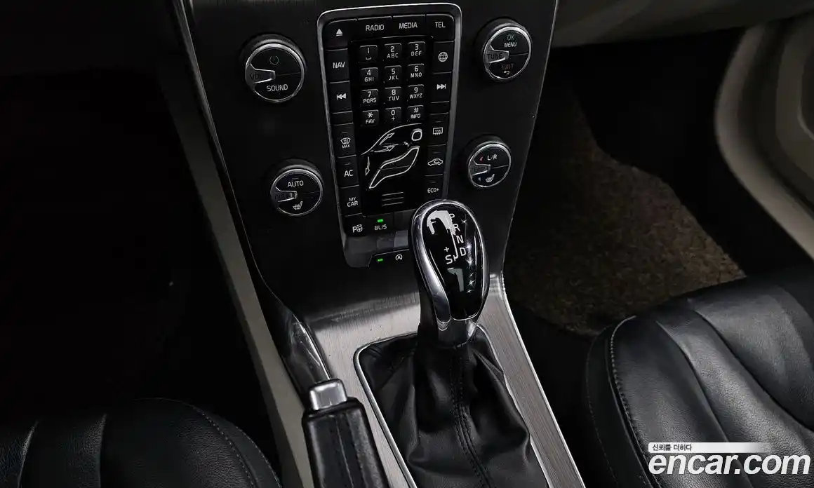 Volvo V40 2016 2.0 гидро в Москве № 2058003, фото 9