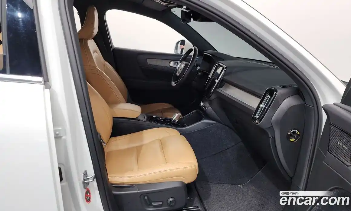 Volvo XC40 2020 2.0 гидро в Москве № 2058031, фото 16