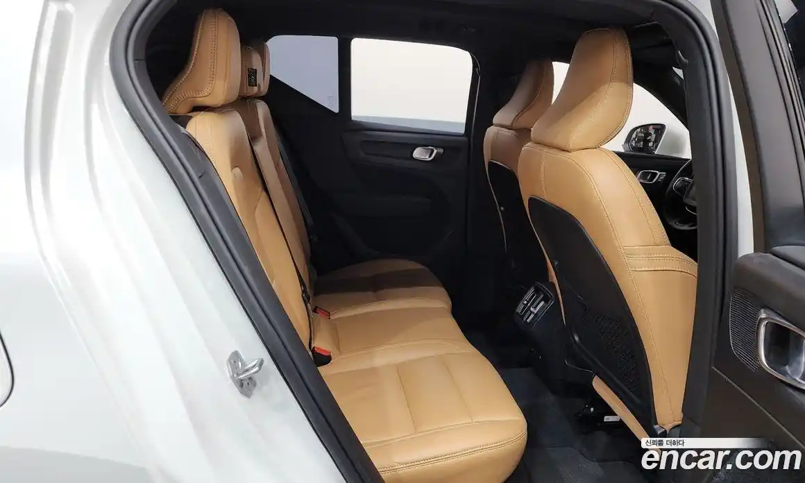 Volvo XC40 2020 2.0 гидро в Москве № 2058031, фото 17