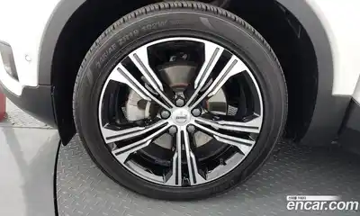 Volvo XC40 2020 2.0 гидро в Москве № 2058031, миниатюра 5
