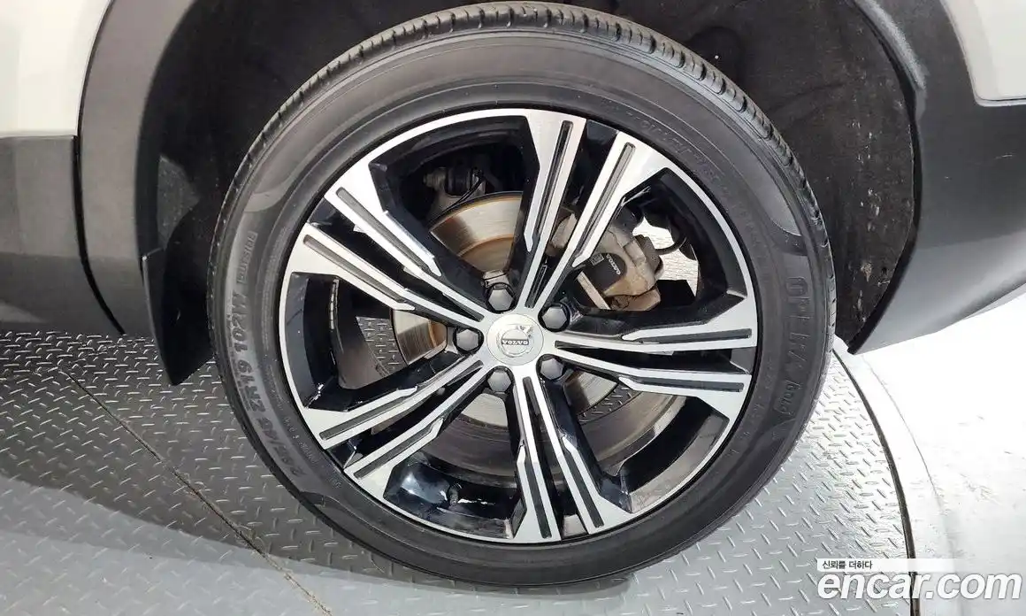Volvo XC40 2020 2.0 гидро в Москве № 2058031, фото 7