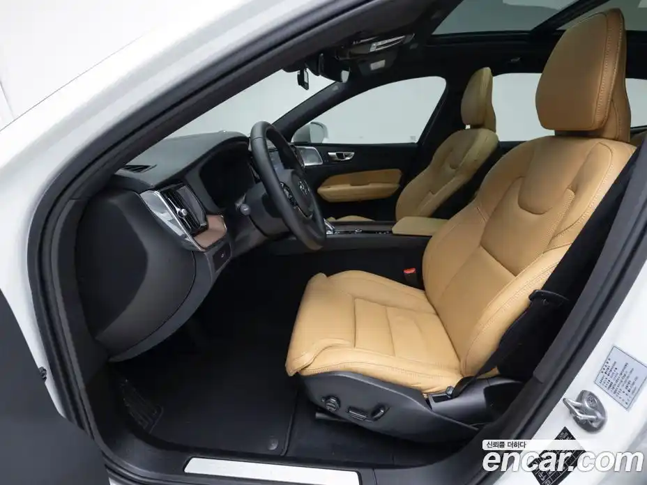 Volvo XC60 2025 2.0 гидро в Москве № 2058142, фото 10