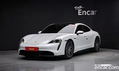 Porsche Taycan, 2021