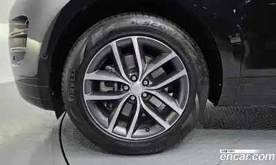 Land Rover Range-Rover Evoque 2025 2.0 гидро в Москве № 2058734, миниатюра 5