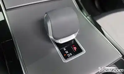 Land Rover Range-Rover Evoque 2025 2.0 гидро в Москве № 2058734, миниатюра 9
