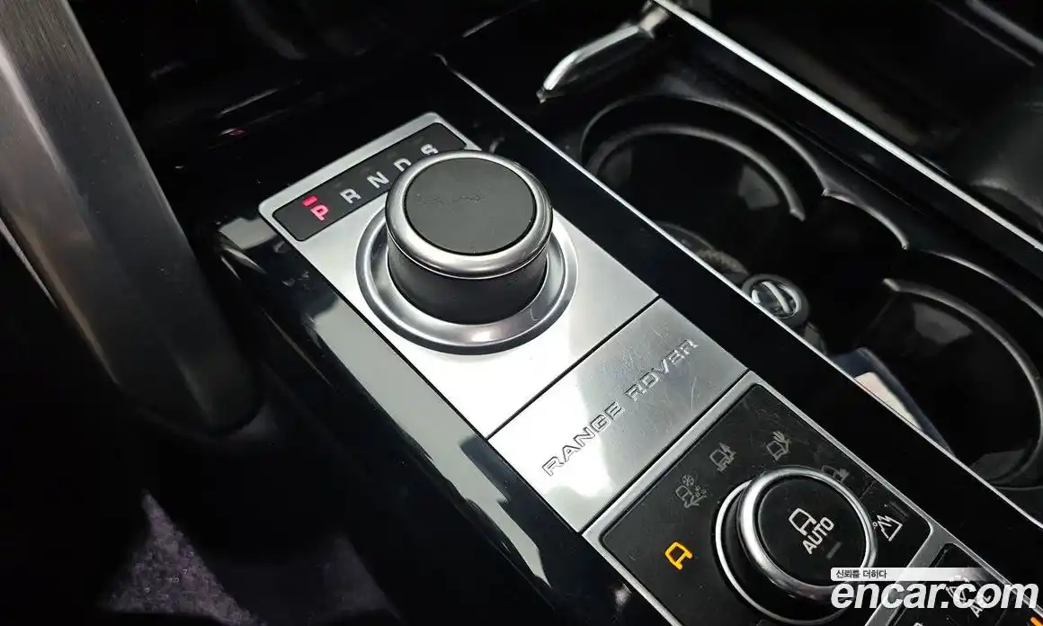 Land Rover Range-Rover 2015 5.0 гидро в Москве № 2058923, фото 9