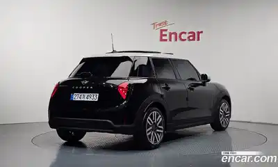 Mini Cooper 2025 2.0 гидро в Москве № 2059185, миниатюра 2
