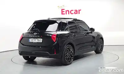 Mini Cooper 2024 2.0 гидро в Москве № 2059189, миниатюра 2