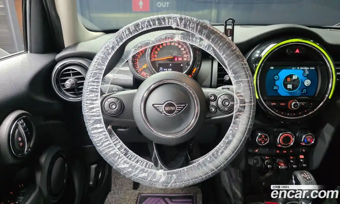 Mini Cooper 2018 1.5 гидро в Москве № 2059573, фото 19