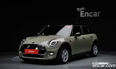 Mini Cooper 2018 1.5 гидро в Москве № 2059573, миниатюра 2