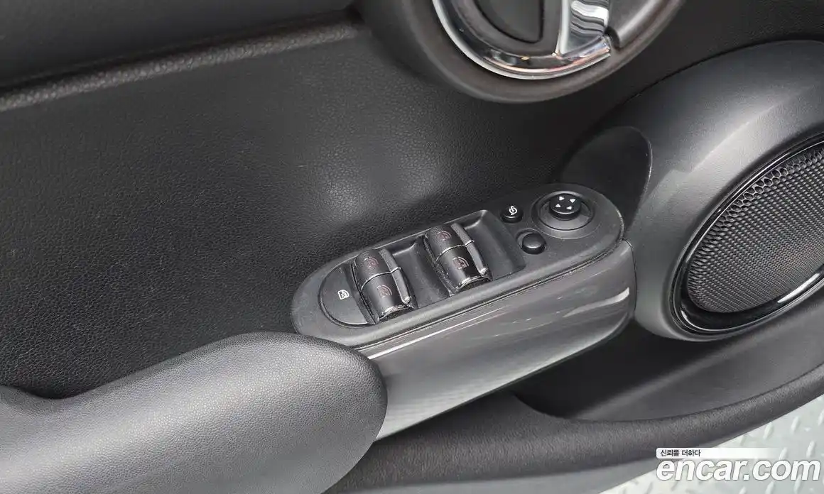Mini Cooper 2018 1.5 гидро в Москве № 2059573, фото 24