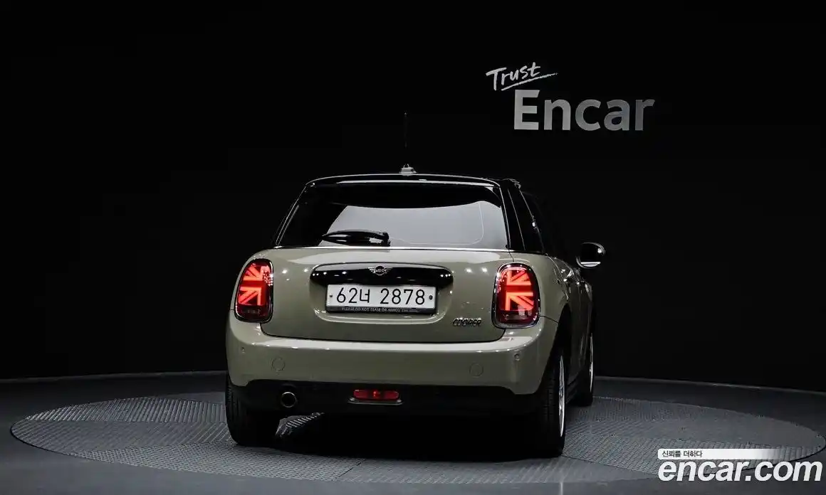 Mini Cooper 2018 1.5 гидро в Москве № 2059573, фото 4