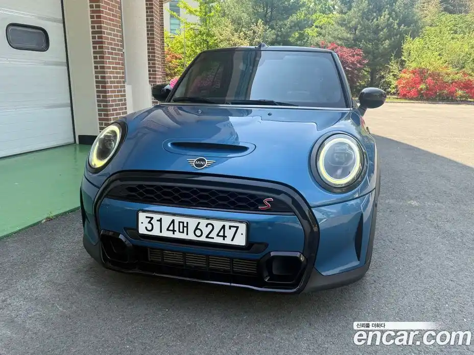 Mini Cooper Convertible 2023 2.0 гидро в Москве № 2059720, фото 3