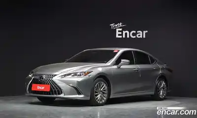 Lexus ES, 2024
