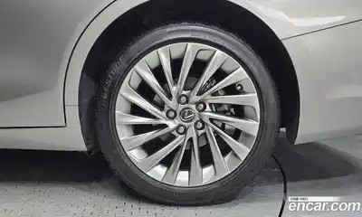 Lexus ES 2024 2.5 гидро в Москве № 2060050, миниатюра 7