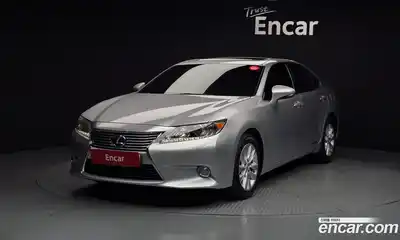 Lexus ES, 2013